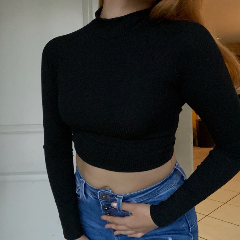 Black ribbed top